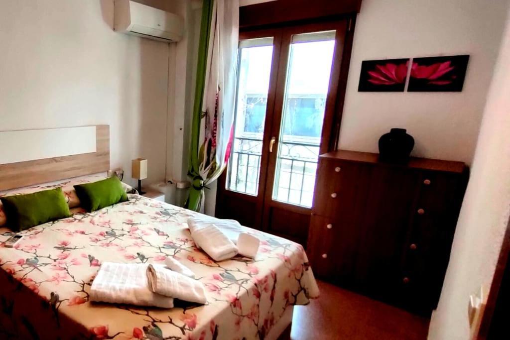 Apartamento En Zona De Ocio Casco Antiguo Alicante Esterno foto