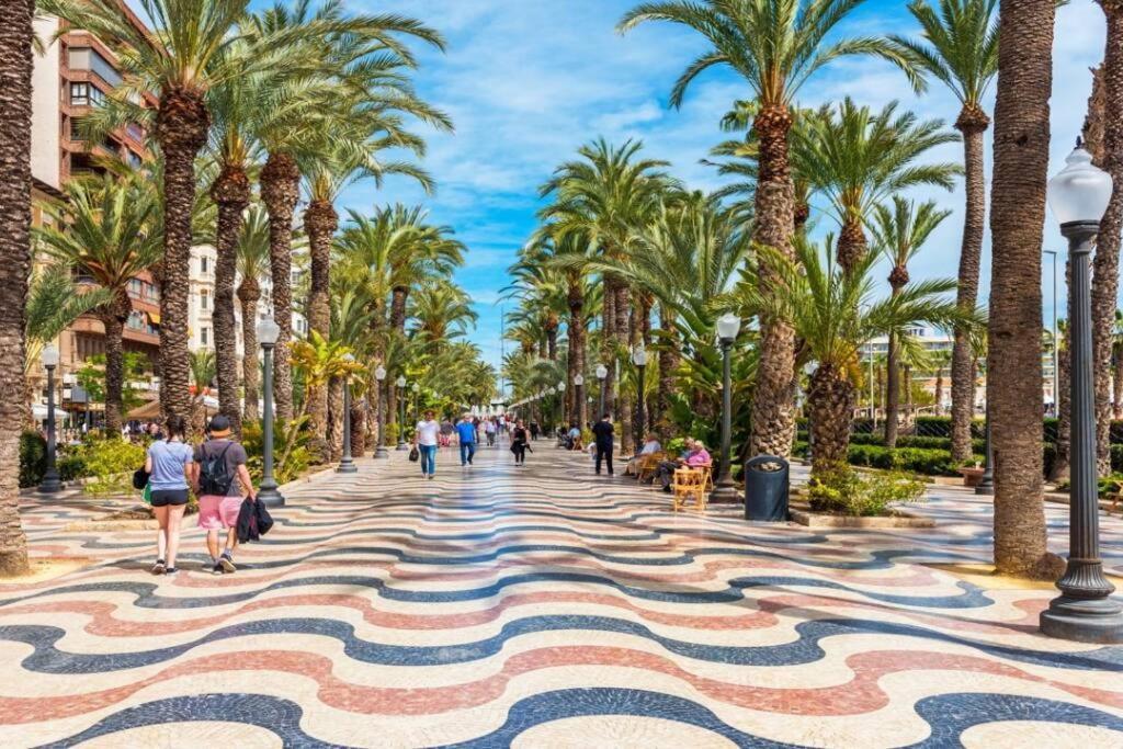 Apartamento En Zona De Ocio Casco Antiguo Alicante Esterno foto